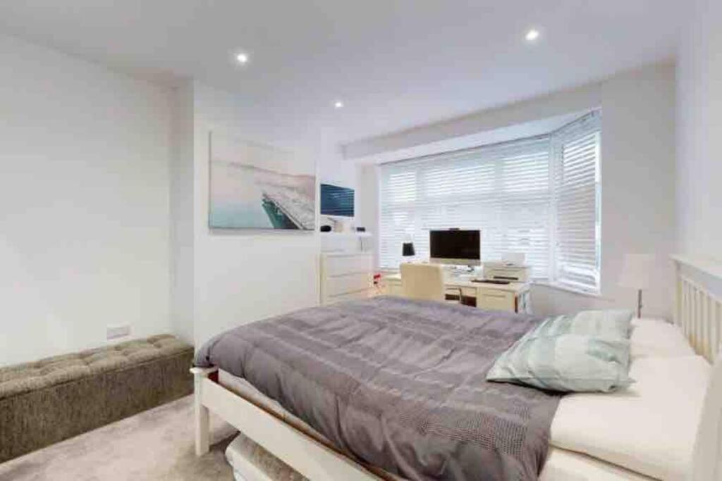 Love Lancing By The Sea With Optional Large Hot Tub Sleeps Up To 8 & Free Parkingヴィラ エクステリア 写真